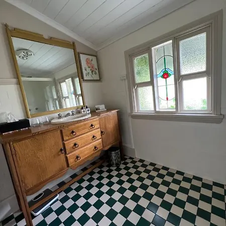 Private Suite In An Historic 1865 Homestead Dubbo Exterior photo