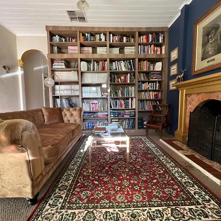 Private Suite In An Historic 1865 Homestead Dubbo Exterior photo