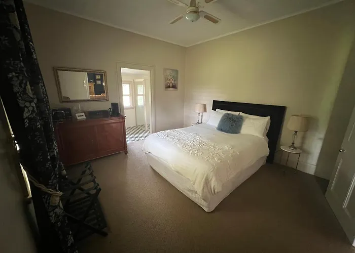 Private Suite In An Historic 1865 Homestead