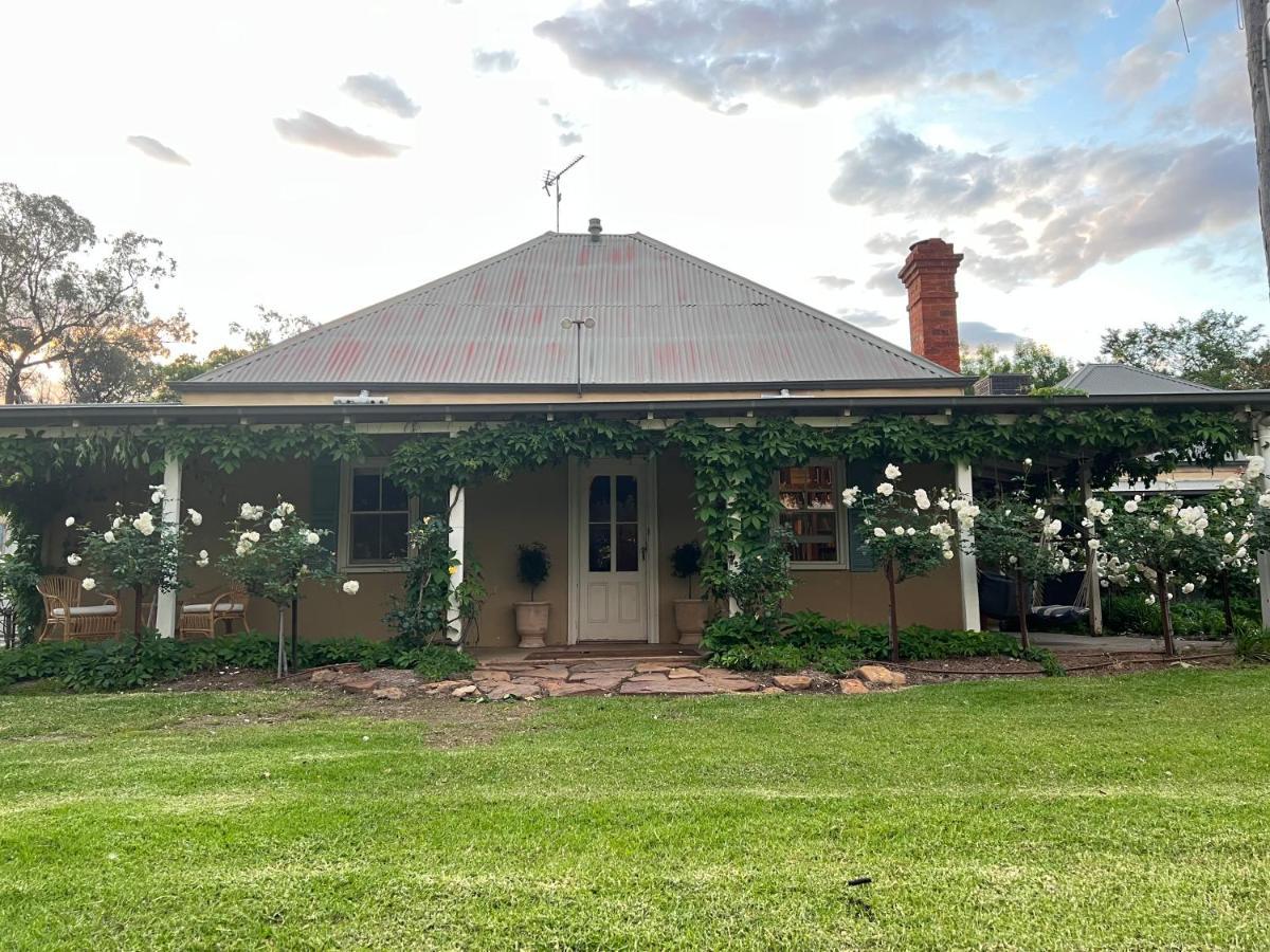 Private In An Historic 1865 Homestead Dubbo
